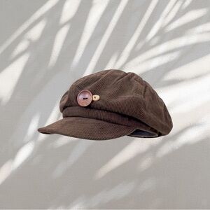 Cutest brown newsboy / baker boy hat! 🤎